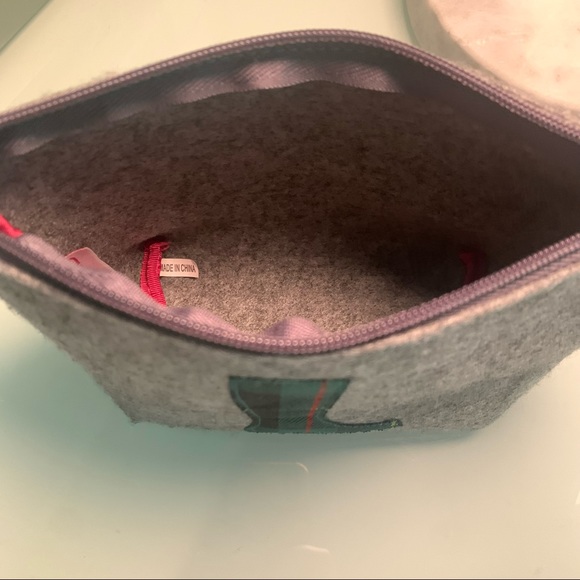 Felt Pouch with Rainboot - Picture 3 of 3